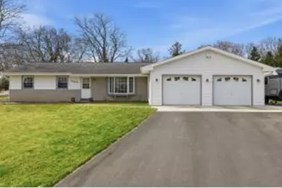 N95W19929  Marson Ct, Menomonee Falls, WI 53051 - Photo 1