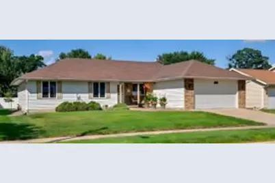 613  Ridgeview Dr, Onalaska, WI 54650 - Photo 1