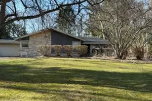 7385 Devonshire Dr, Cedarburg, WI 53012 - Photo 1