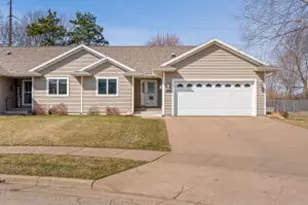 1218 Huntington St, Holmen, WI 54636 - Photo 1