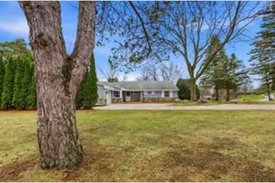 18635  Benington Dr, Brookfield, WI 53045 - Photo 1