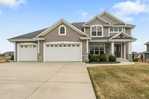 W236N7272 Meadow Ct, Sussex, WI 53089 - Photo 1