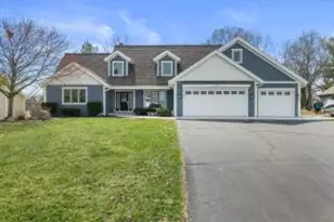 N29W26601 Peterson Dr, Pewaukee, WI 53072 - Photo 1