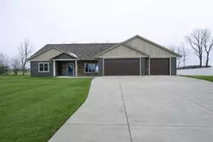 W24362 Fairway Dr, Trempealeau, WI 54661 - Photo 1
