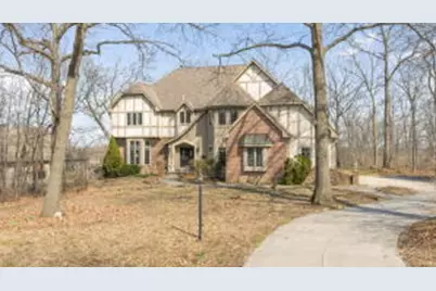 7570 S Cambridge Dr, Franklin, WI 53132 - Photo 1
