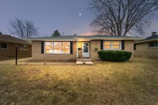 821 Saxony Dr, Racine, WI 53402 - Photo 1