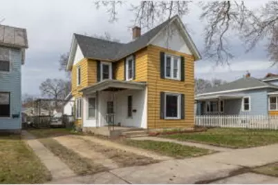 1611  Charles St #1613, La Crosse, WI 54603 - Photo 1