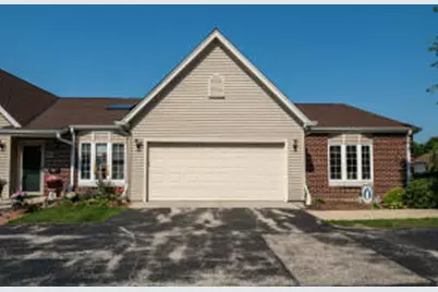 5201 S Tuckaway Blvd, Greenfield, WI 53221 - Photo 1