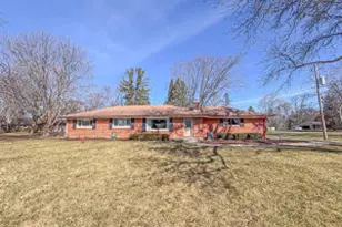 W158N5725 Elmway Dr, Menomonee Falls, WI 53051 - Photo 1