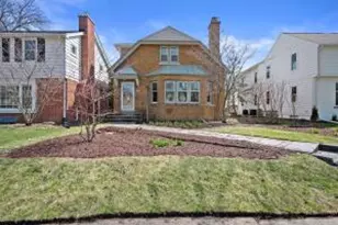 4832 N Newhall St, Whitefish Bay, WI 53217 - Photo 1