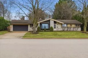 649 Edgewood Dr, Burlington, WI 53105 - Photo 1