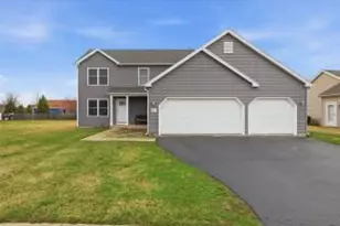264 Deer Path Dr, Genoa City, WI 53128 - Photo 1