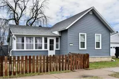 162  Sioux St, Winona, MN 55987 - Photo 1