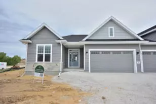 1080 Elderberry Rd, Oconomowoc, WI 53066 - Photo 1