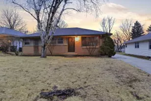 11016 W Wells St, Wauwatosa, WI 53226 - Photo 1