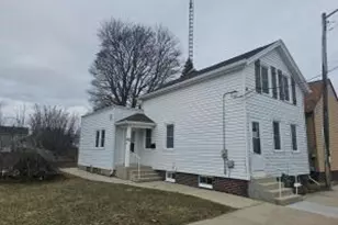 1218 S 10th St, Manitowoc, WI 54220 - Photo 1