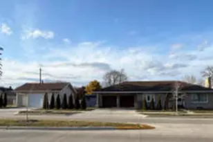 604 Reed Ave, Manitowoc, WI 54220 - Photo 1