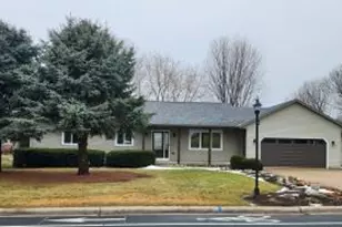 624 Carriage Hill Dr, Watertown, WI 53098 - Photo 1