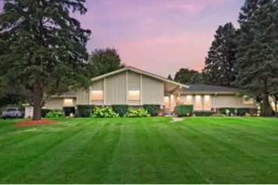N8W27287  Woodridge Ln, Pewaukee, WI 53188 - Photo 1