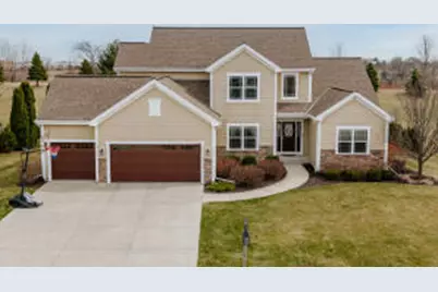 10194 S 34th St, Franklin, WI 53132 - Photo 1