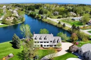214 E Beechwood Ct, Mequon, WI 53092 - Photo 1