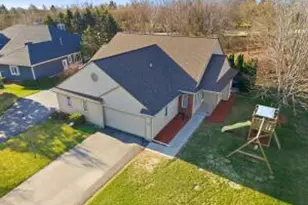 N48W16217 Lone Oak Ln, Menomonee Falls, WI 53051 - Photo 1