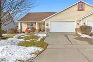 436 Maple Leaf Ct, Manitowoc, WI 54220 - Photo 1