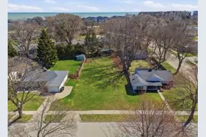 4010 S Kirkwood Ave, Saint Francis, WI 53235 - Photo 1