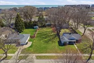 4010 S Kirkwood Ave, Saint Francis, WI 53235 - Photo 1