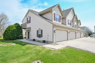 8650 S Roxbury Way, Oak Creek, WI 53154 - Photo 1