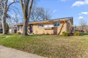 603 Meadowbrook Dr, West Bend, WI 53090 - Photo 1