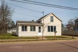 404 4th Ave, Onalaska, WI 54650 - Photo 1