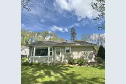 562  Gatewood Dr, Twin Lakes, WI 53181 - Photo 1