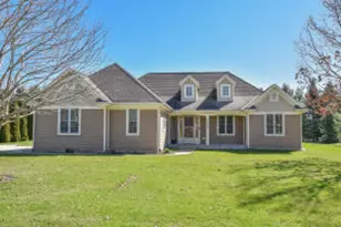 550 Hunters Crossing, Slinger, WI 53086 - Photo 1