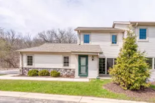 2255 Circle Ridge Rd, Delafield, WI 53018 - Photo 1