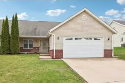 111  Silver Fox Dr, Kewaskum, WI 53040 - Photo 1