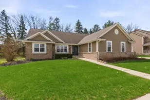2947 S Gate Dr, Hartford, WI 53027 - Photo 1