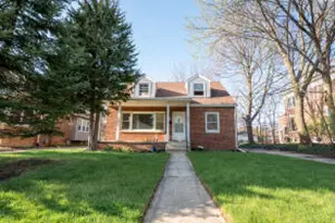 6922 W Wisconsin Ave, Wauwatosa, WI 53213 - Photo 1