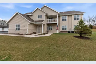 W197N16902  Stonewall Dr, Jackson, WI 53037 - Photo 1