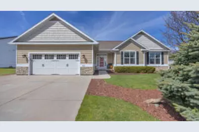 522  Cloverdale Ln, Plymouth, WI 53073 - Photo 1