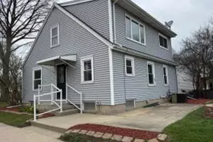 1022 S 90th St, West Allis, WI 53214 - Photo 1