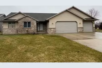 142 E Sienna Ct, Hilbert, WI 54129 - Photo 1