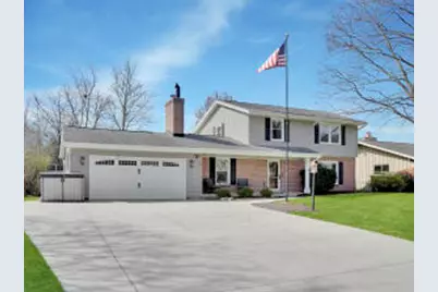 12915 W Wilbur Dr, New Berlin, WI 53151 - Photo 1