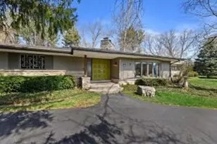 9432 W Garden Ct, Hales Corners, WI 53130 - Photo 8