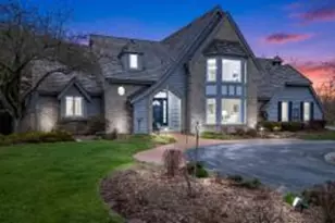 702 W Haddonstone Pl, Mequon, WI 53092 - Photo 1