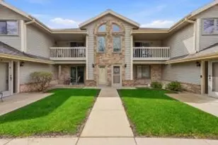 2112 Woodburn Rd, Waukesha, WI 53188 - Photo 1