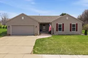 1879 Kissel Dr, Hartford, WI 53027 - Photo 1