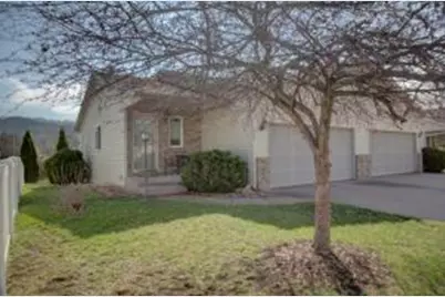 968  8th Ave, Onalaska, WI 54650 - Photo 1