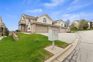 9277 S 51st St, Franklin, WI 53132 - Photo 1