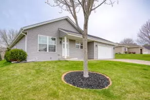 221 Pioneer Dr, Johnson Creek, WI 53038 - Photo 1